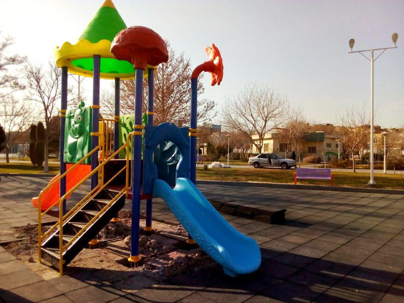 زمین بازی مجتمع مسکونی آسمان